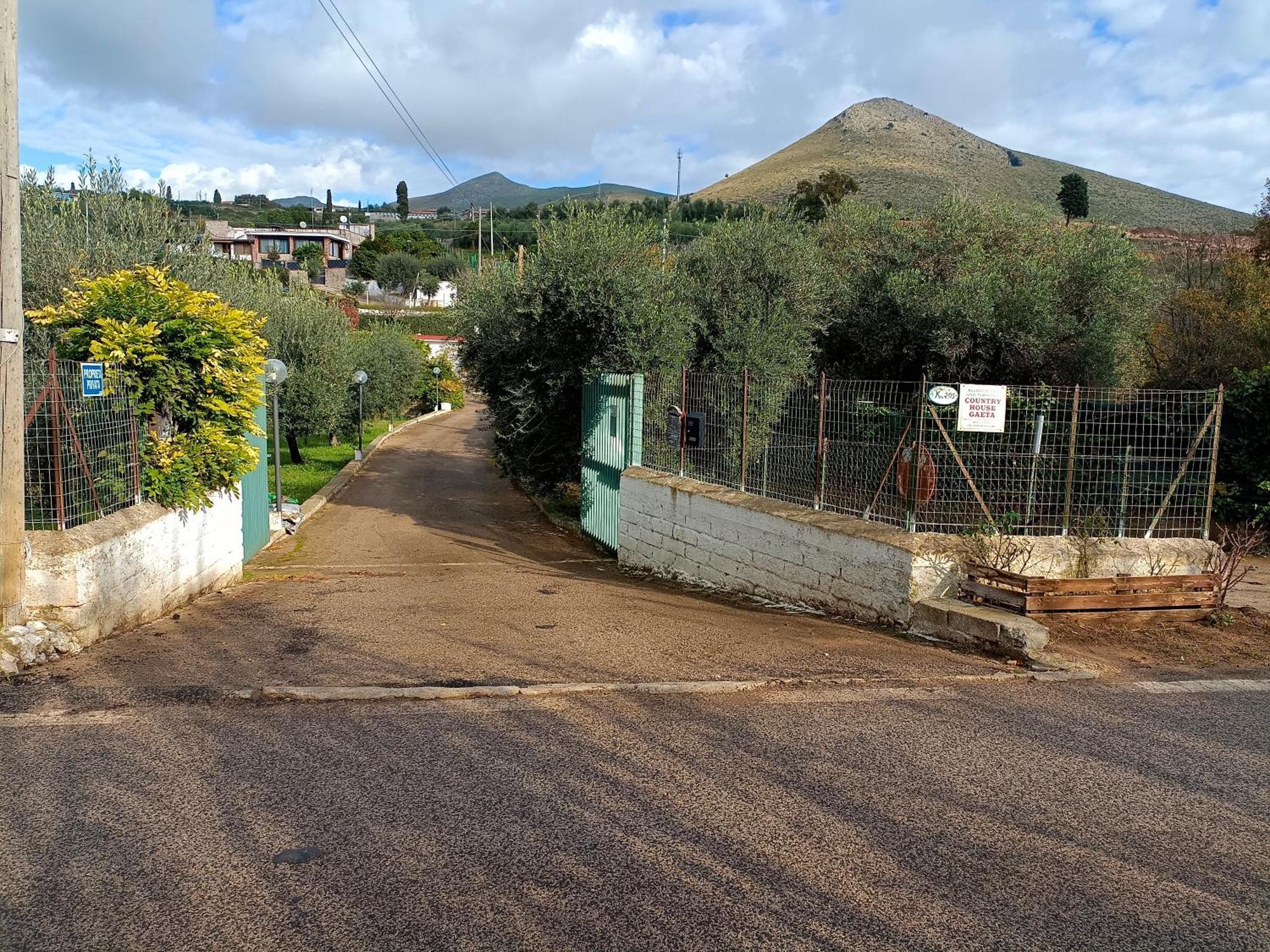 Country House Gaeta Bagian luar foto